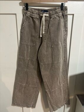 GAP Women's Elastic-Waist Chino Pants in Taupe